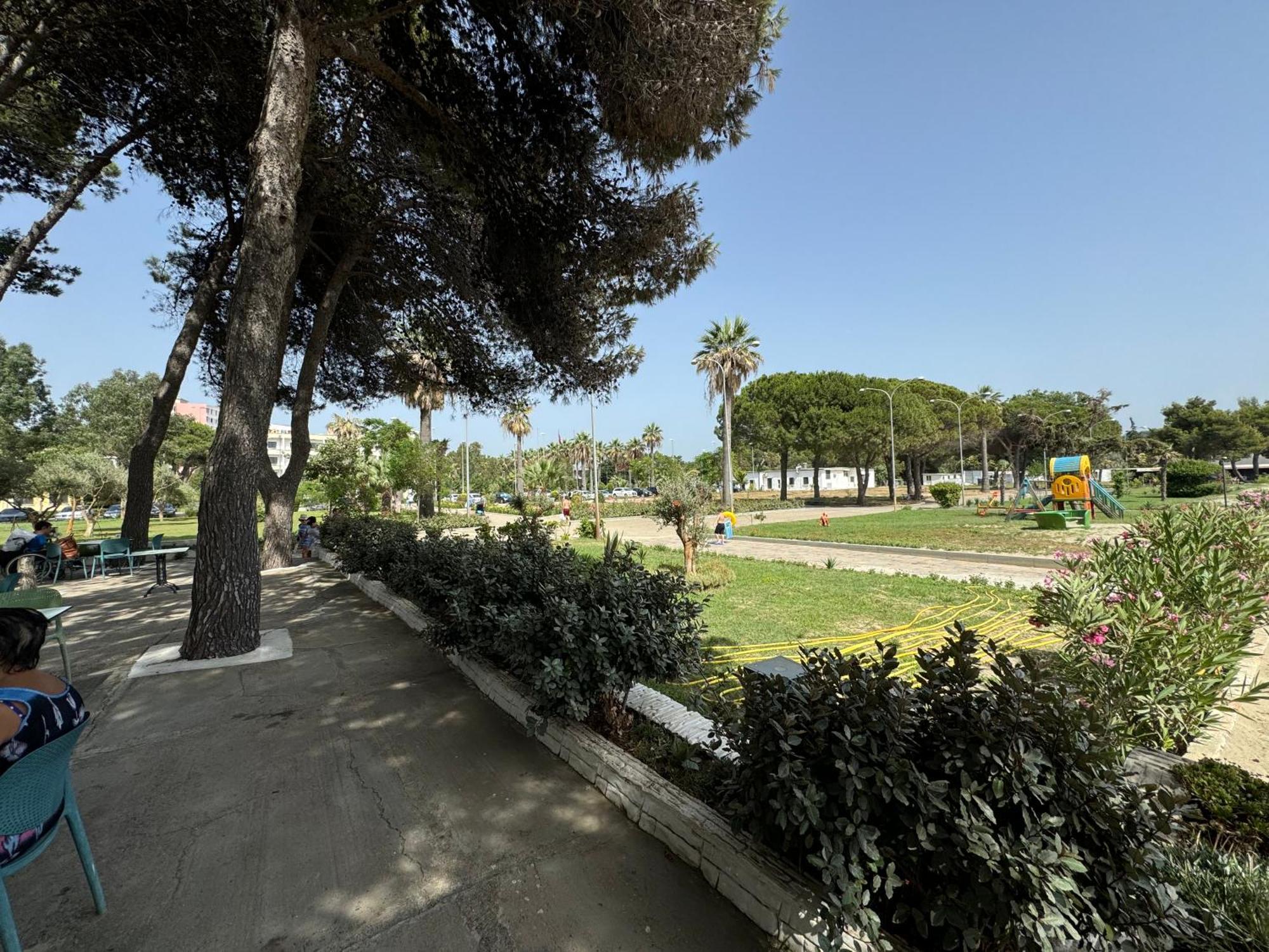 Brand New Apartament Durrës Esterno foto